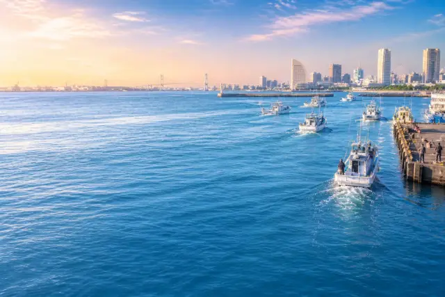 横浜港